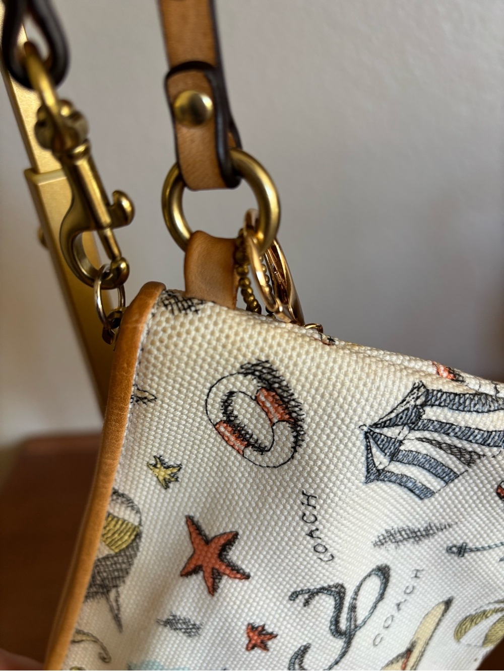 Vintage Coach Multicolor Beach-Print Canvas Wristlet with Tan Trim w/ free charm - Picture 6 of 13